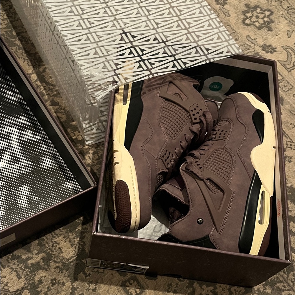 A ma Maniere Jordan 4 UA